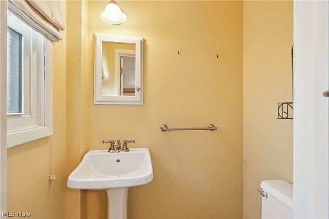 7100 Trevor Lane, Parma, OH 44129