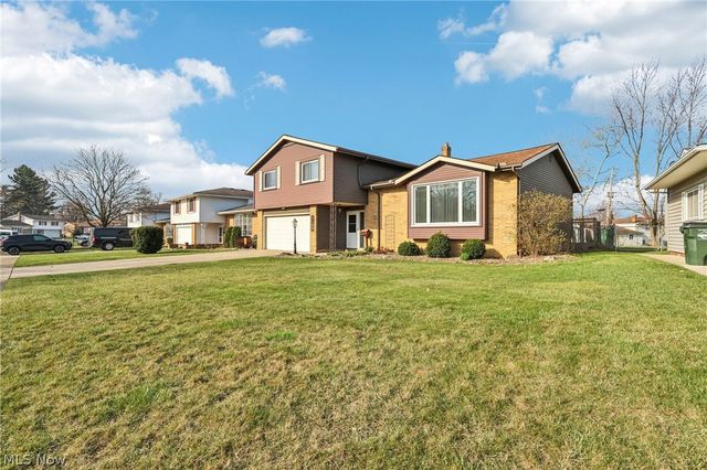 7100 Trevor Lane, Parma, OH 44129