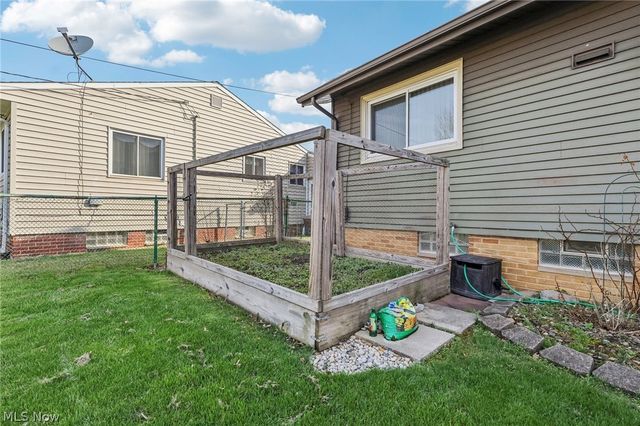 7100 Trevor Lane, Parma, OH 44129