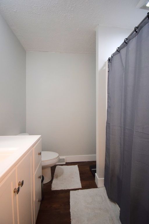 Image 21 of property listing at 4 Webster Hill Estates, Mt Vernon, IL 62864