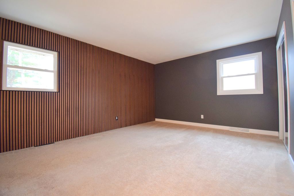 Image 26 of property listing at 4 Webster Hill Estates, Mt Vernon, IL 62864