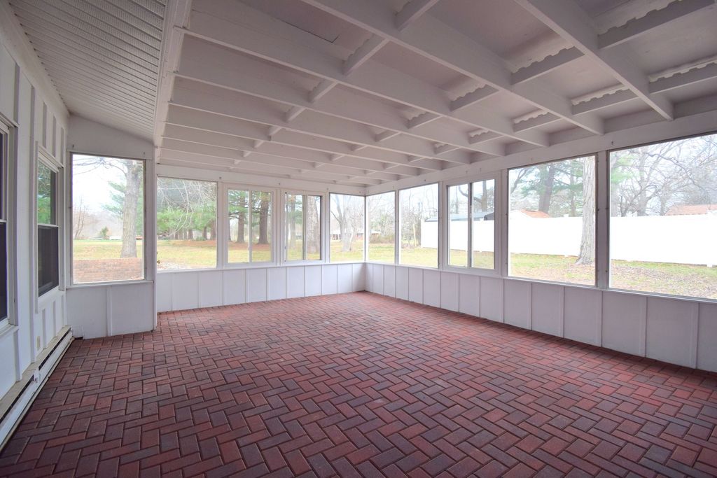 Image 30 of property listing at 4 Webster Hill Estates, Mt Vernon, IL 62864