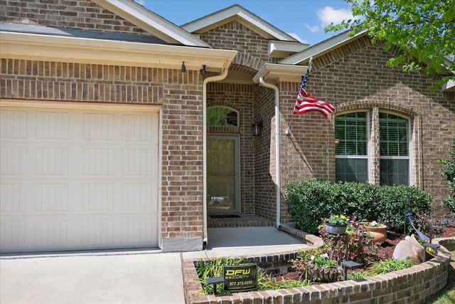 15845 Oak Pointe Drive, Fort Worth, TX 76177