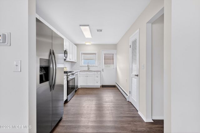 7 Bonasse Street, Toms River, NJ 08757