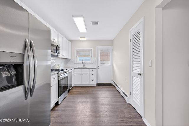 7 Bonasse Street, Toms River, NJ 08757