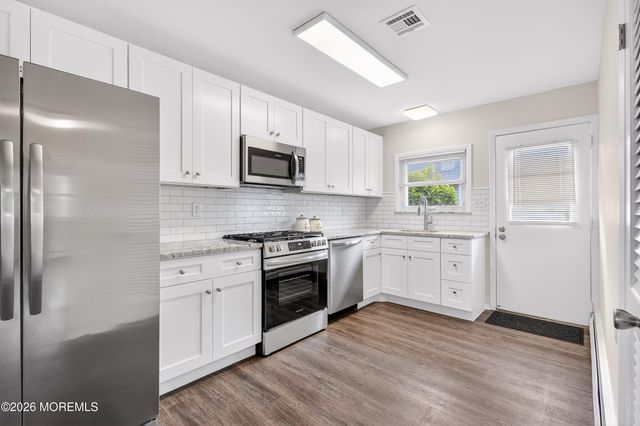 7 Bonasse Street, Toms River, NJ 08757