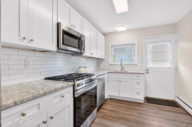 7 Bonasse Street, Toms River, NJ 08757