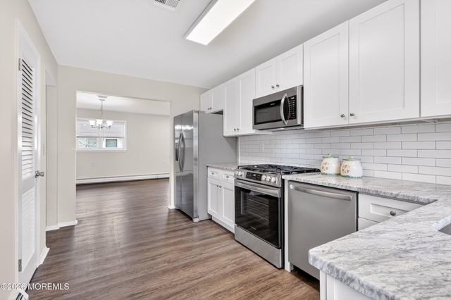 7 Bonasse Street, Toms River, NJ 08757