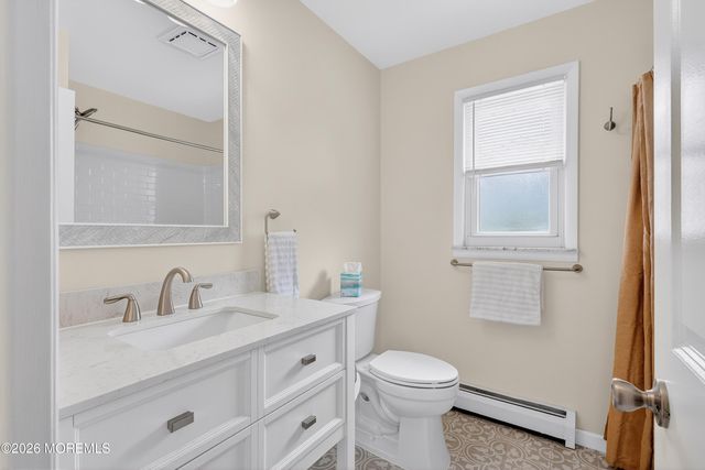 7 Bonasse Street, Toms River, NJ 08757