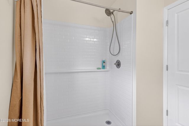 7 Bonasse Street, Toms River, NJ 08757