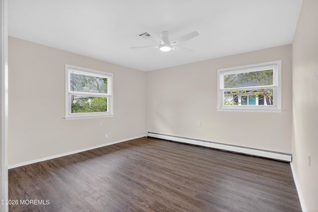 7 Bonasse Street, Toms River, NJ 08757