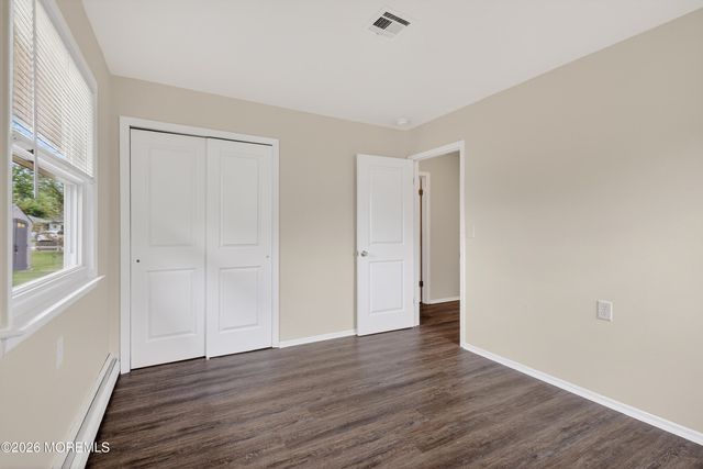7 Bonasse Street, Toms River, NJ 08757