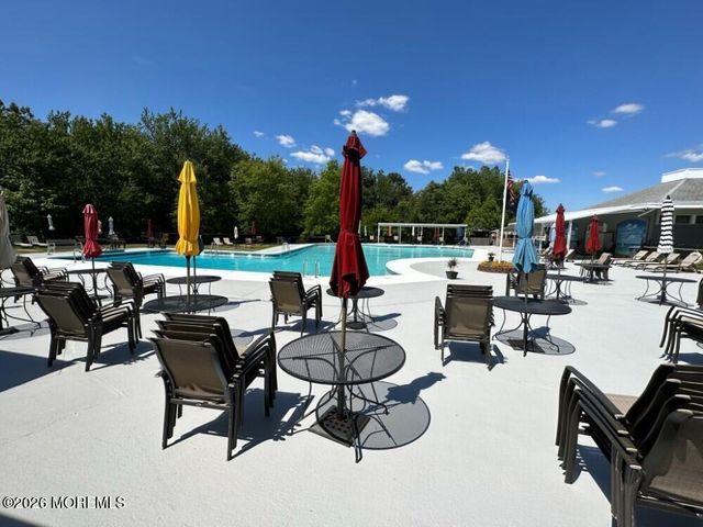 7 Bonasse Street, Toms River, NJ 08757