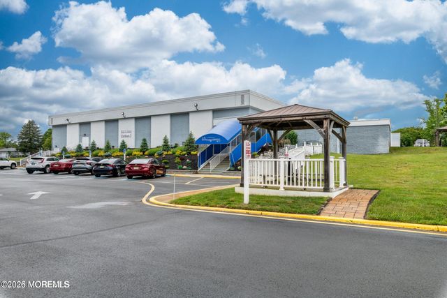 7 Bonasse Street, Toms River, NJ 08757