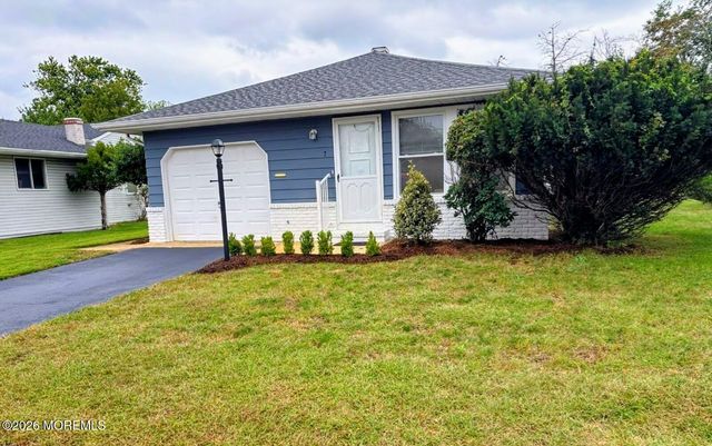 7 Bonasse Street, Toms River, NJ 08757