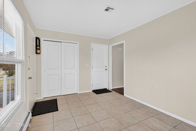 7 Bonasse Street, Toms River, NJ 08757