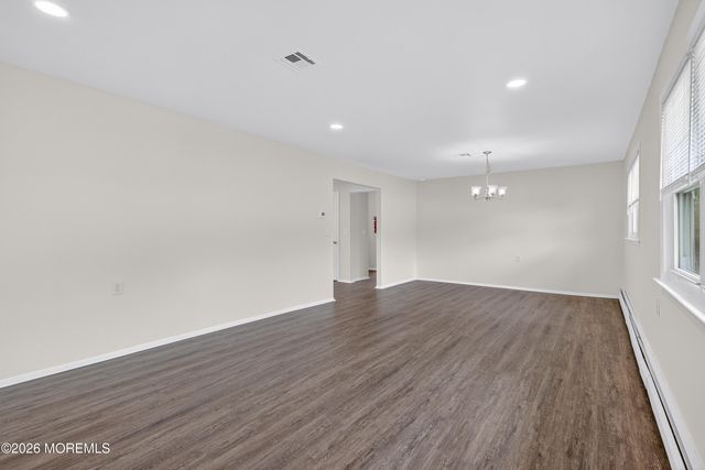 7 Bonasse Street, Toms River, NJ 08757