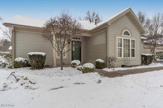11 Hunters Woods Boulevard D, Canfield, OH 44406