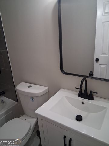 8229 Queens Drive, Jonesboro, GA 30238