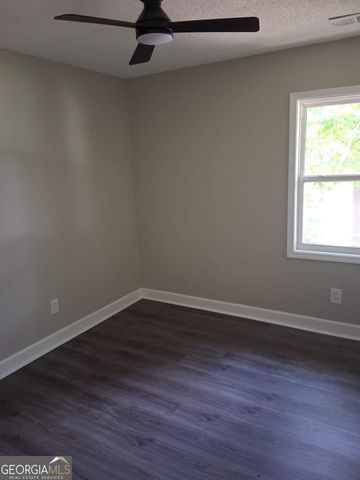 8229 Queens Drive, Jonesboro, GA 30238
