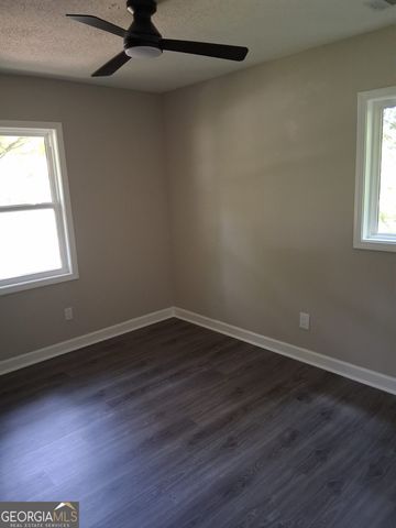 8229 Queens Drive, Jonesboro, GA 30238