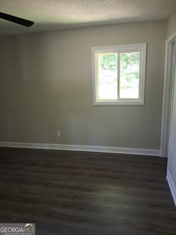 8229 Queens Drive, Jonesboro, GA 30238