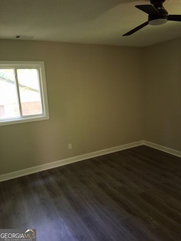 8229 Queens Drive, Jonesboro, GA 30238
