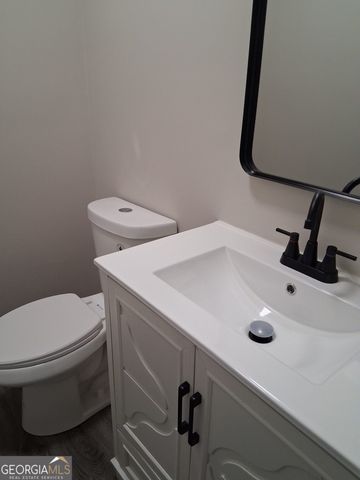 8229 Queens Drive, Jonesboro, GA 30238