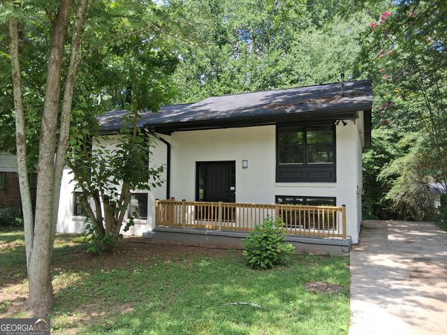 8229 Queens Drive, Jonesboro, GA 30238