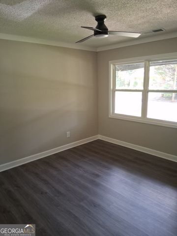 8229 Queens Drive, Jonesboro, GA 30238