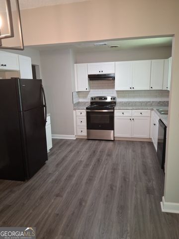 8229 Queens Drive, Jonesboro, GA 30238