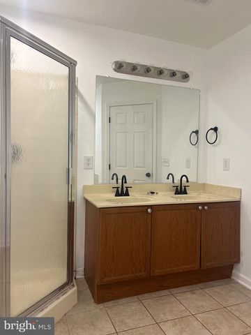 204 VINTAGE CT, Martinsburg, WV 25401