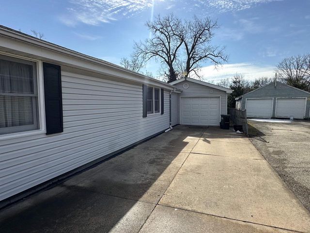 2006 North Street, Beloit, WI 53511