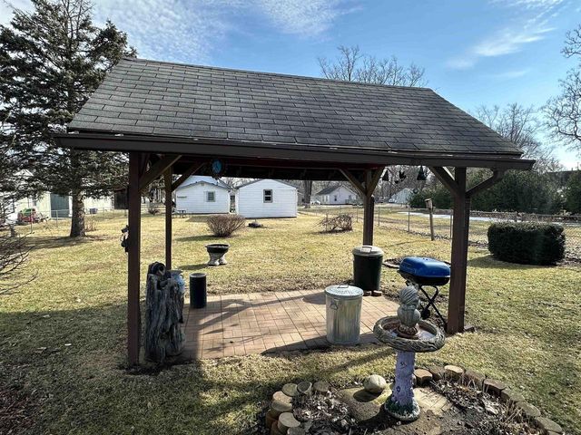 2006 North Street, Beloit, WI 53511