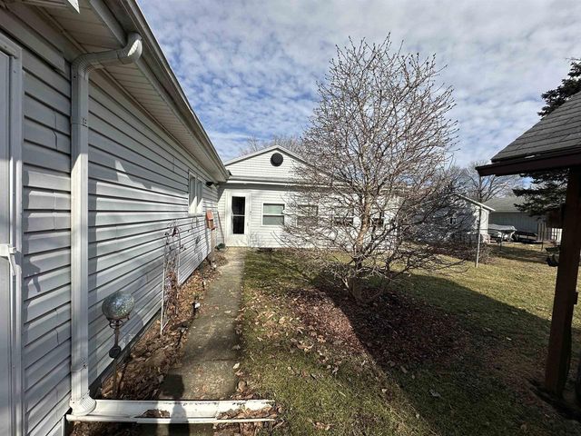 2006 North Street, Beloit, WI 53511