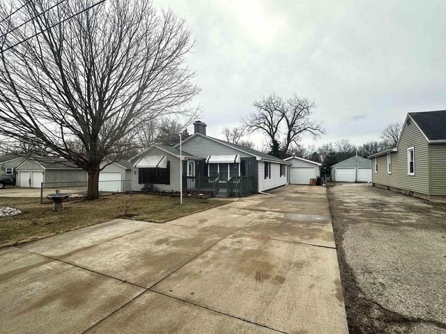 2006 North Street, Beloit, WI 53511