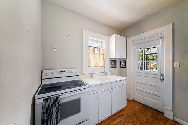 411 BURNS COURT, Sarasota, FL 34236