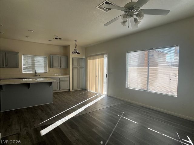 7891 Delta Oak Court, Las Vegas, NV 89147