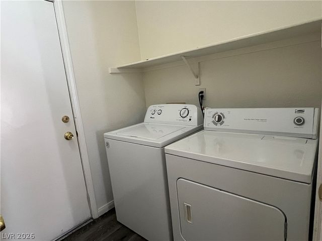 7891 Delta Oak Court, Las Vegas, NV 89147