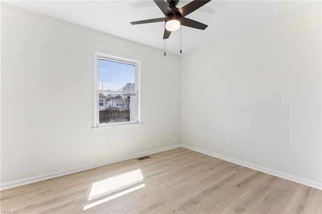 1314 Saxton DR, Hampton, VA 23669