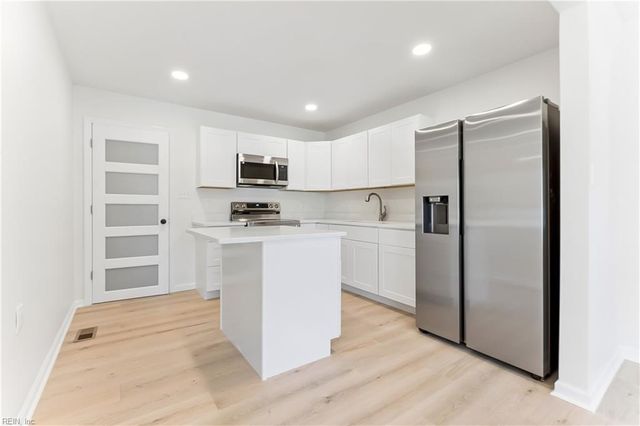 1314 Saxton DR, Hampton, VA 23669