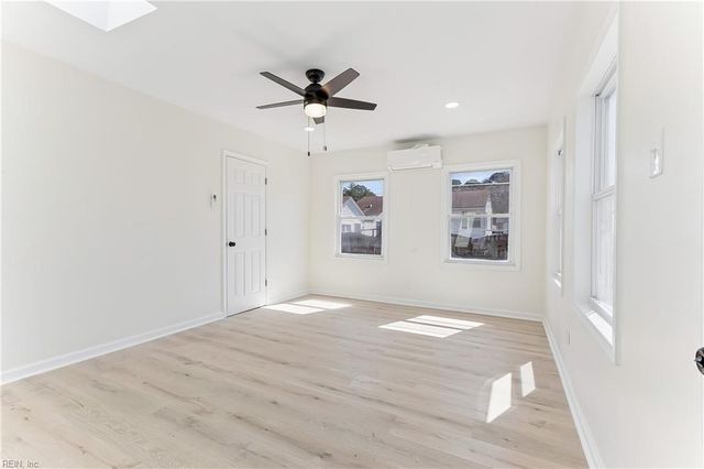 1314 Saxton DR, Hampton, VA 23669