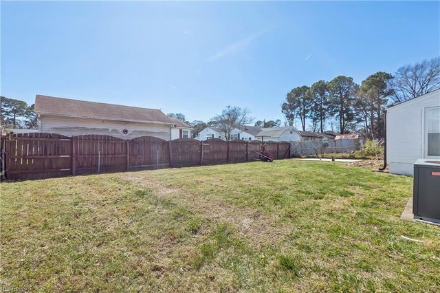 1314 Saxton DR, Hampton, VA 23669