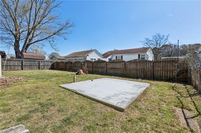 1314 Saxton DR, Hampton, VA 23669