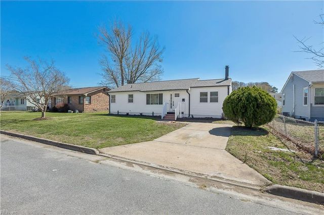 1314 Saxton DR, Hampton, VA 23669