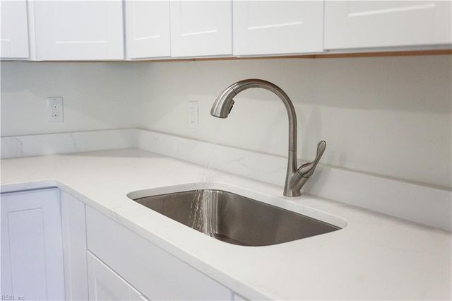 1314 Saxton DR, Hampton, VA 23669