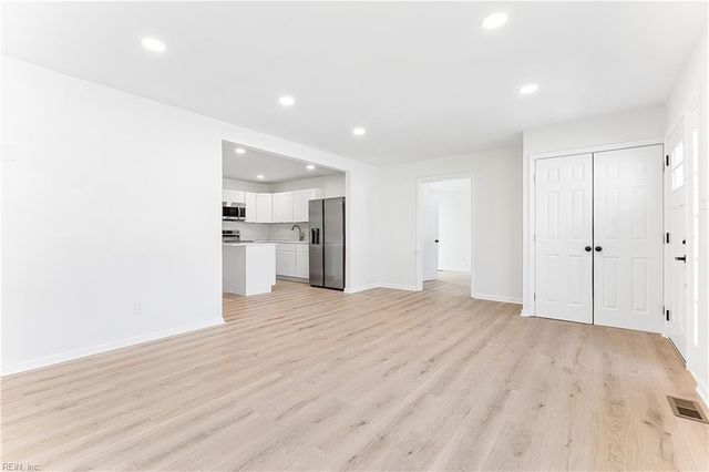 1314 Saxton DR, Hampton, VA 23669