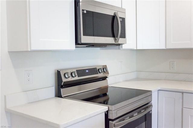 1314 Saxton DR, Hampton, VA 23669