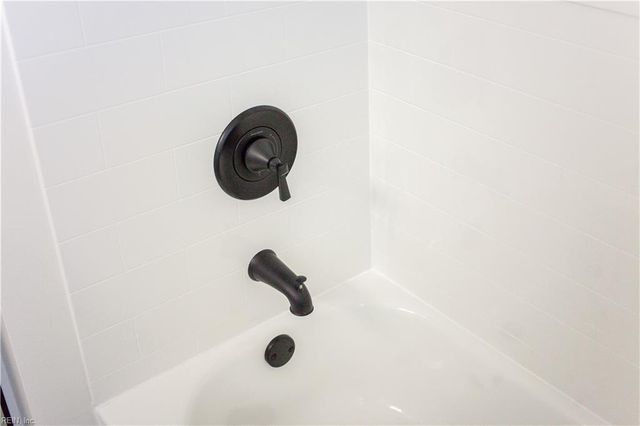 1314 Saxton DR, Hampton, VA 23669