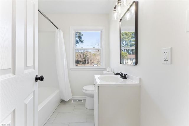 1314 Saxton DR, Hampton, VA 23669